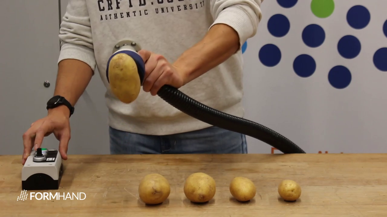 La raccolta delle patate con la pinza FORMHAND