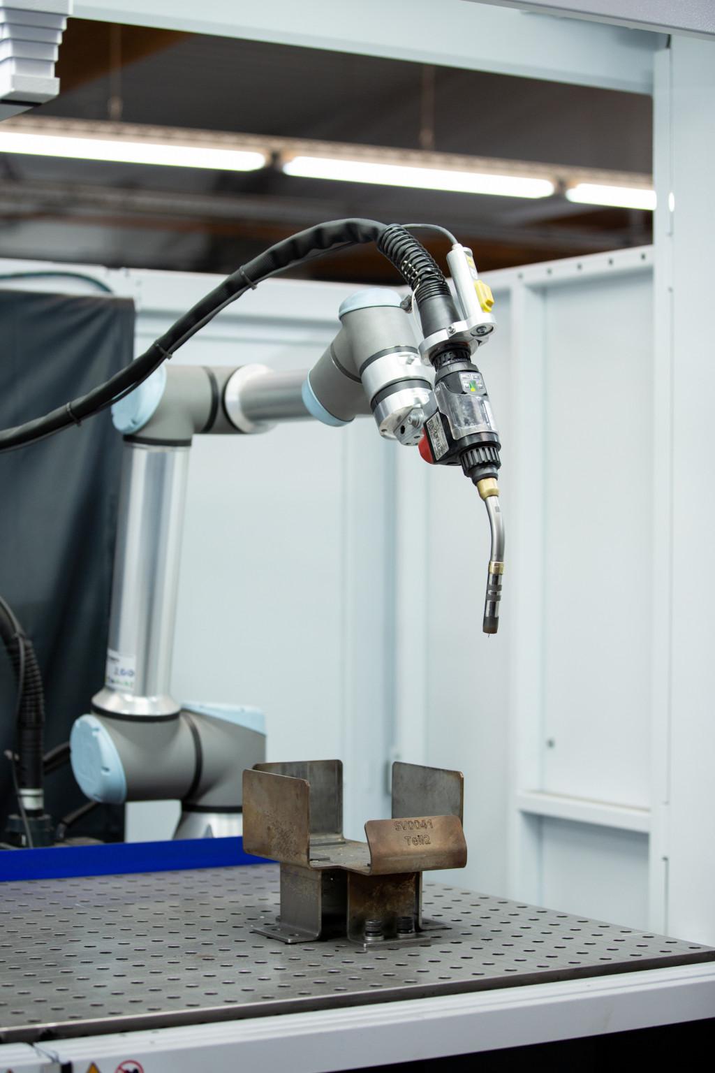 Esempio di applicazione di Universal Robots: cella di saldatura TruArc Weld 1000